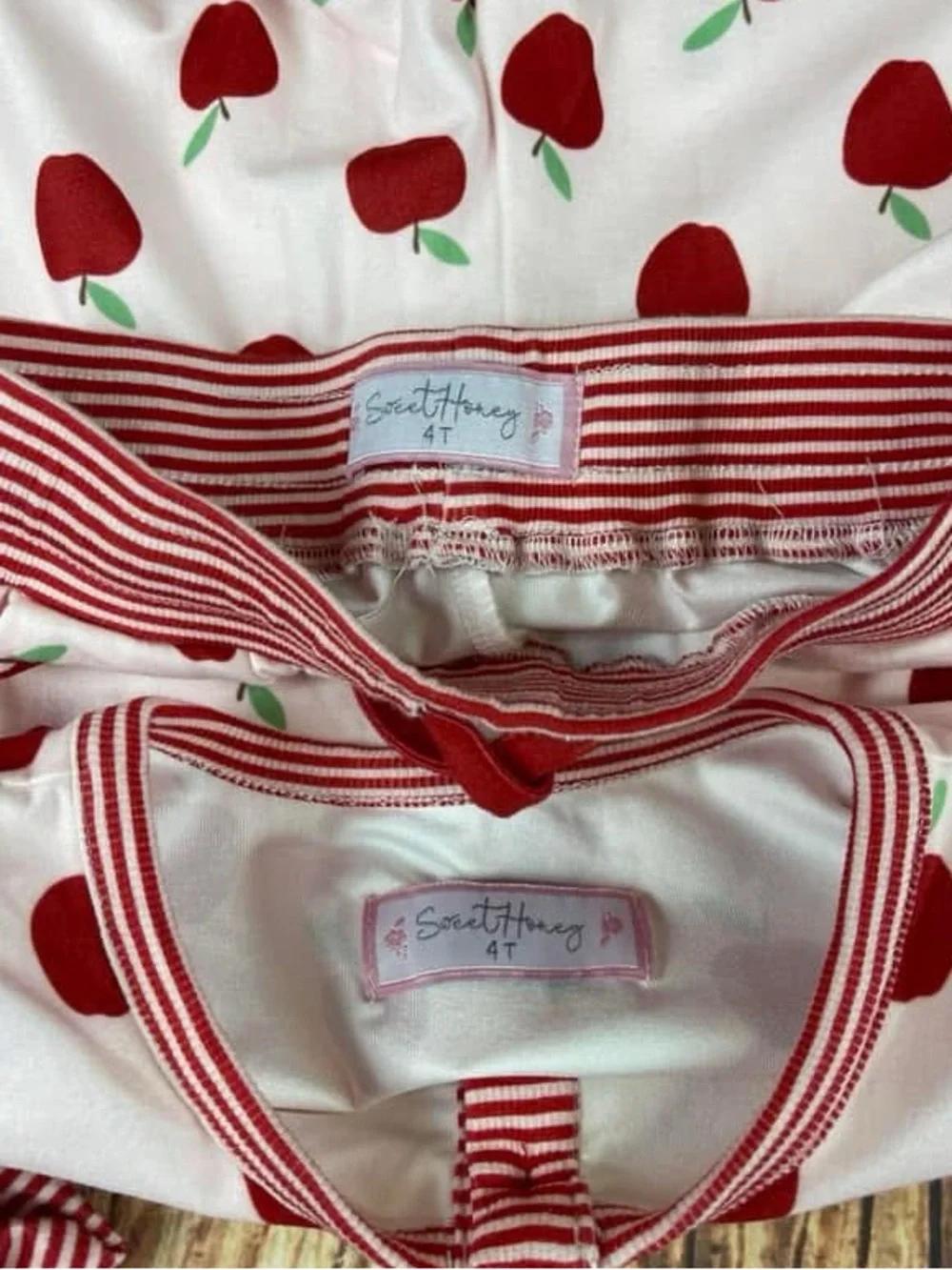 Sweethoney Apples Lounge